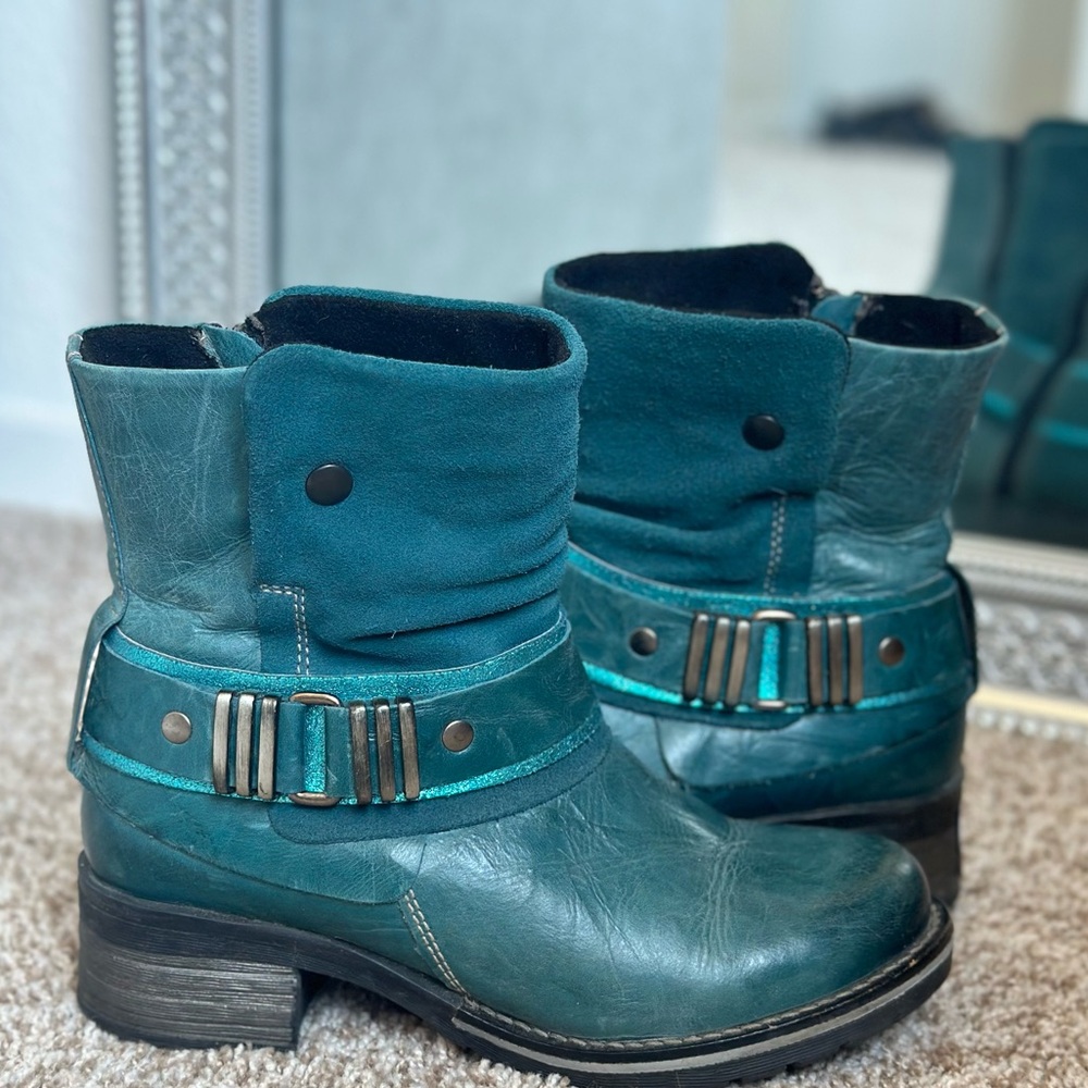 Dromedaris Kikka Leather Ankle Boot with Buckle, size 37